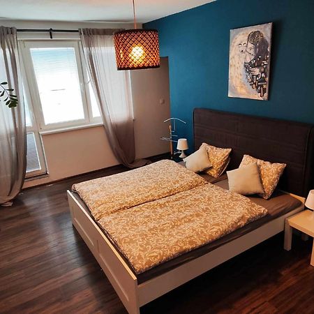 Apartman Dominika Apartamento Rovinka Exterior foto